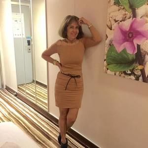 Meet your Posher, Elle garcia